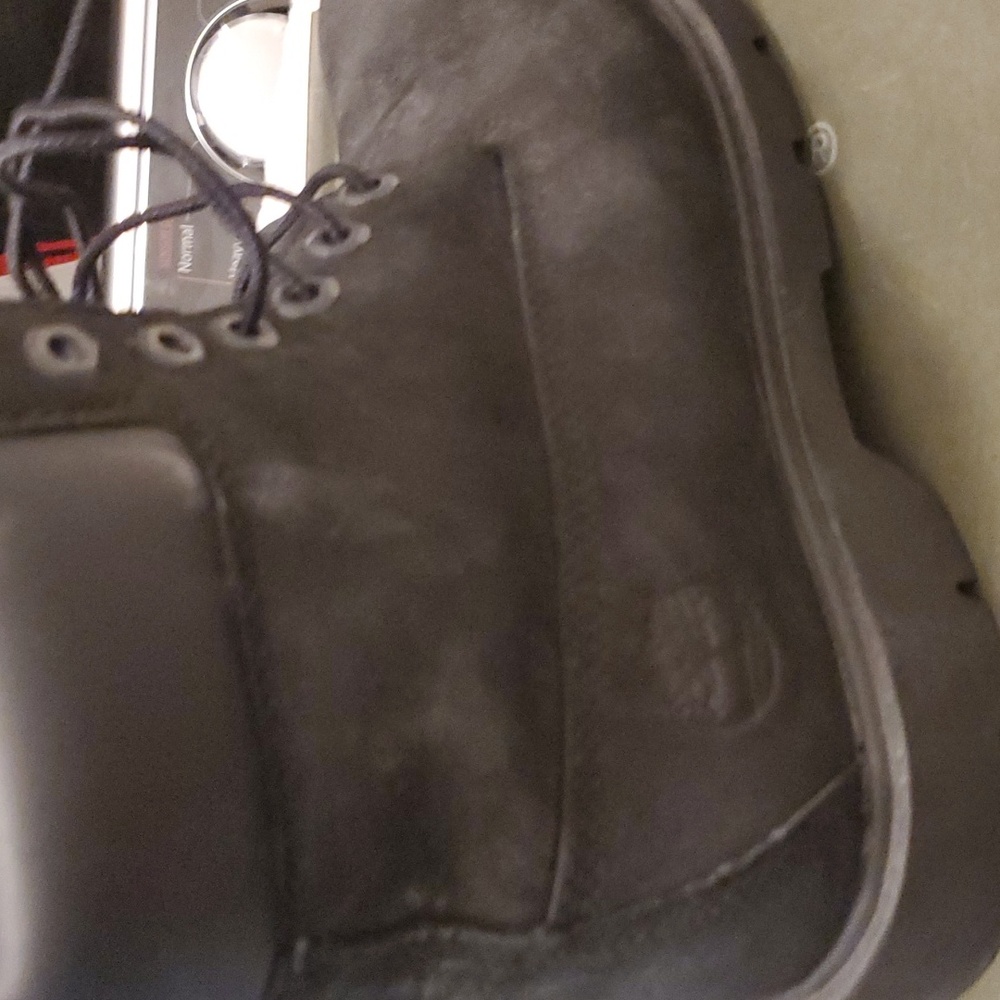 Boots - Picture 4 of 5